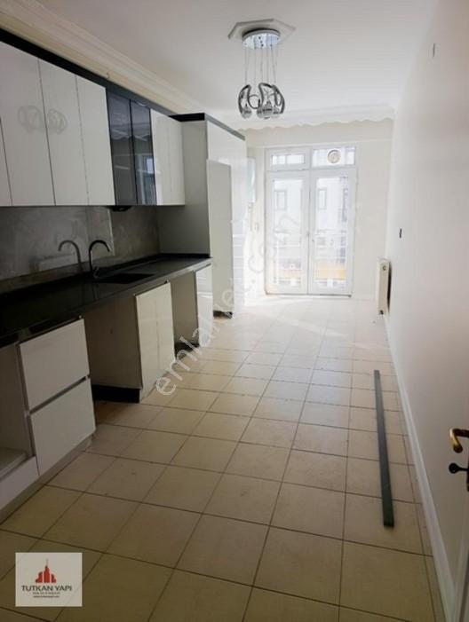Yenidoğan Mh. Salı Pazarı Üstü Satılık 3+1 160m2 Ara Kat Kombili — fotoğraf 14
