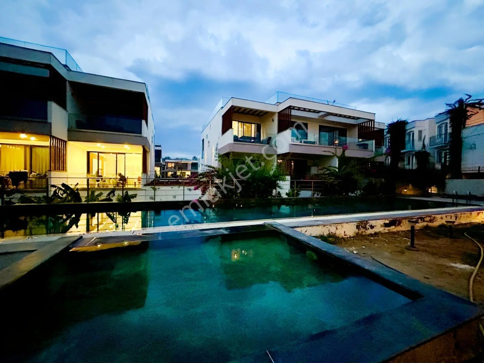 Bodrum Eskiçeşme'de Satılık Yatırımlık 1+1 Lüks Daire — fotoğraf 4