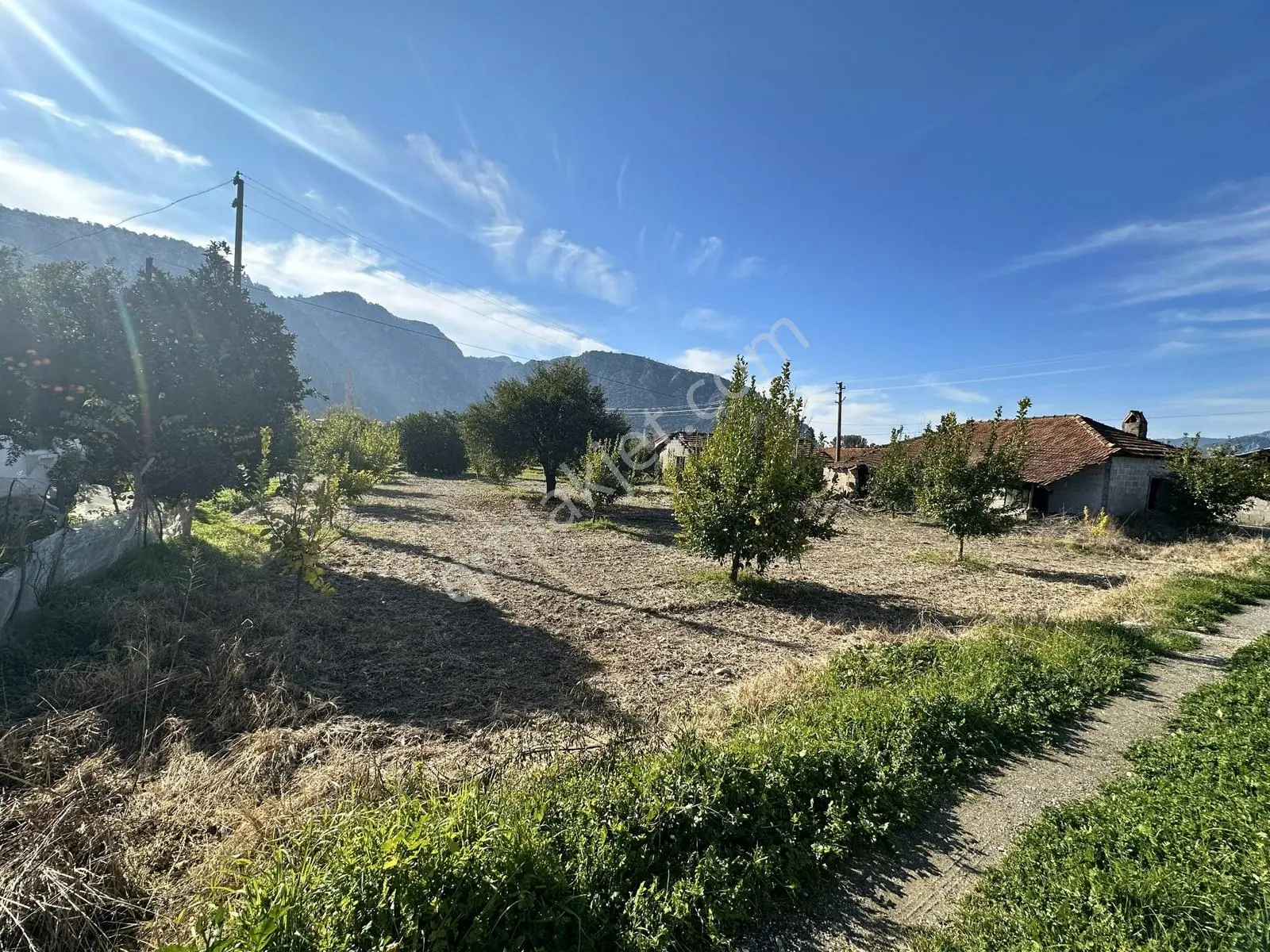 Ortaca Okçular'da, İki Adet Müştemilatlı, 2475m² Satılık Arazi — fotoğraf 2