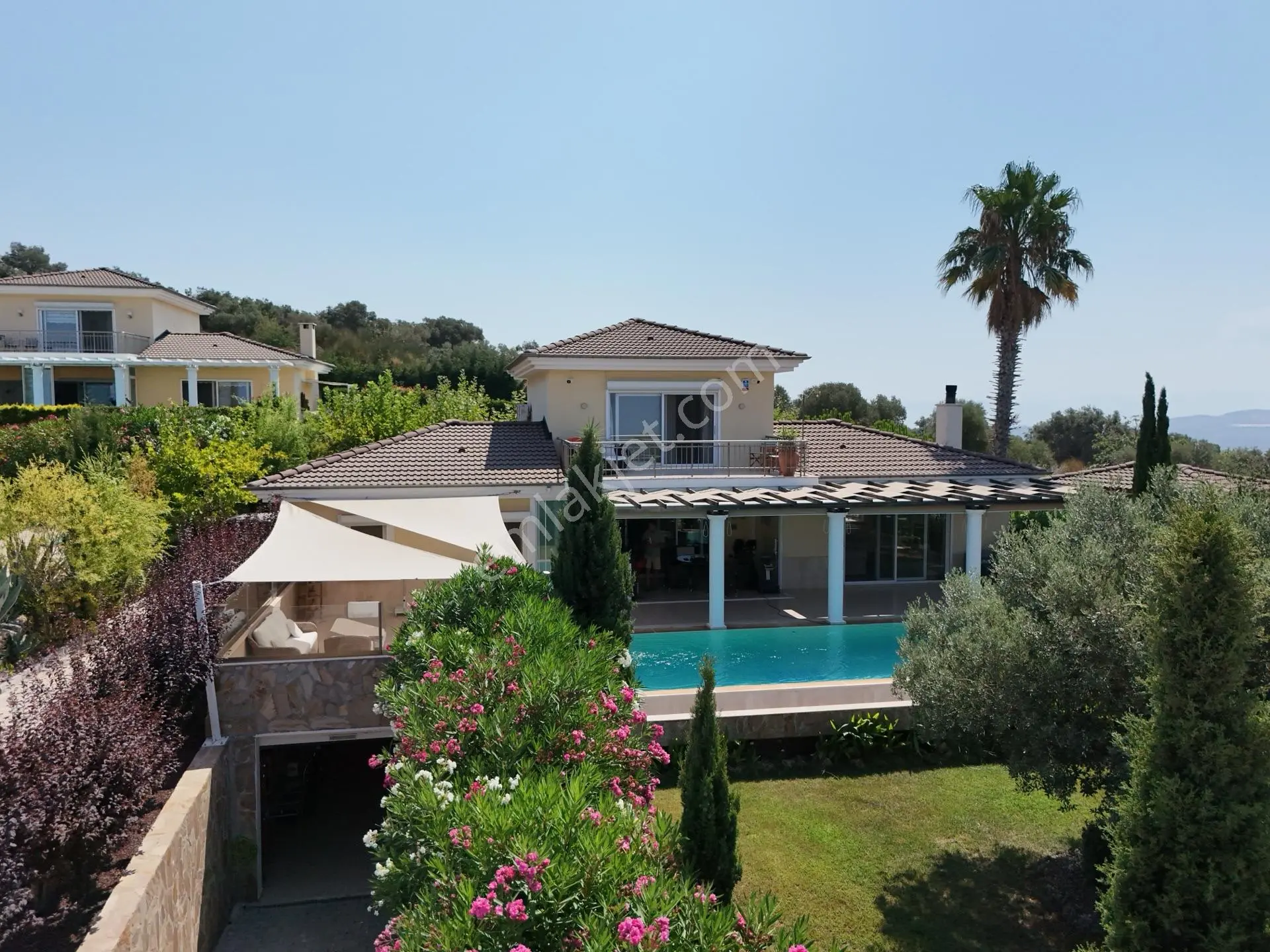 Kuşadası Yaylaköyde Satılık Müstakil Villa
