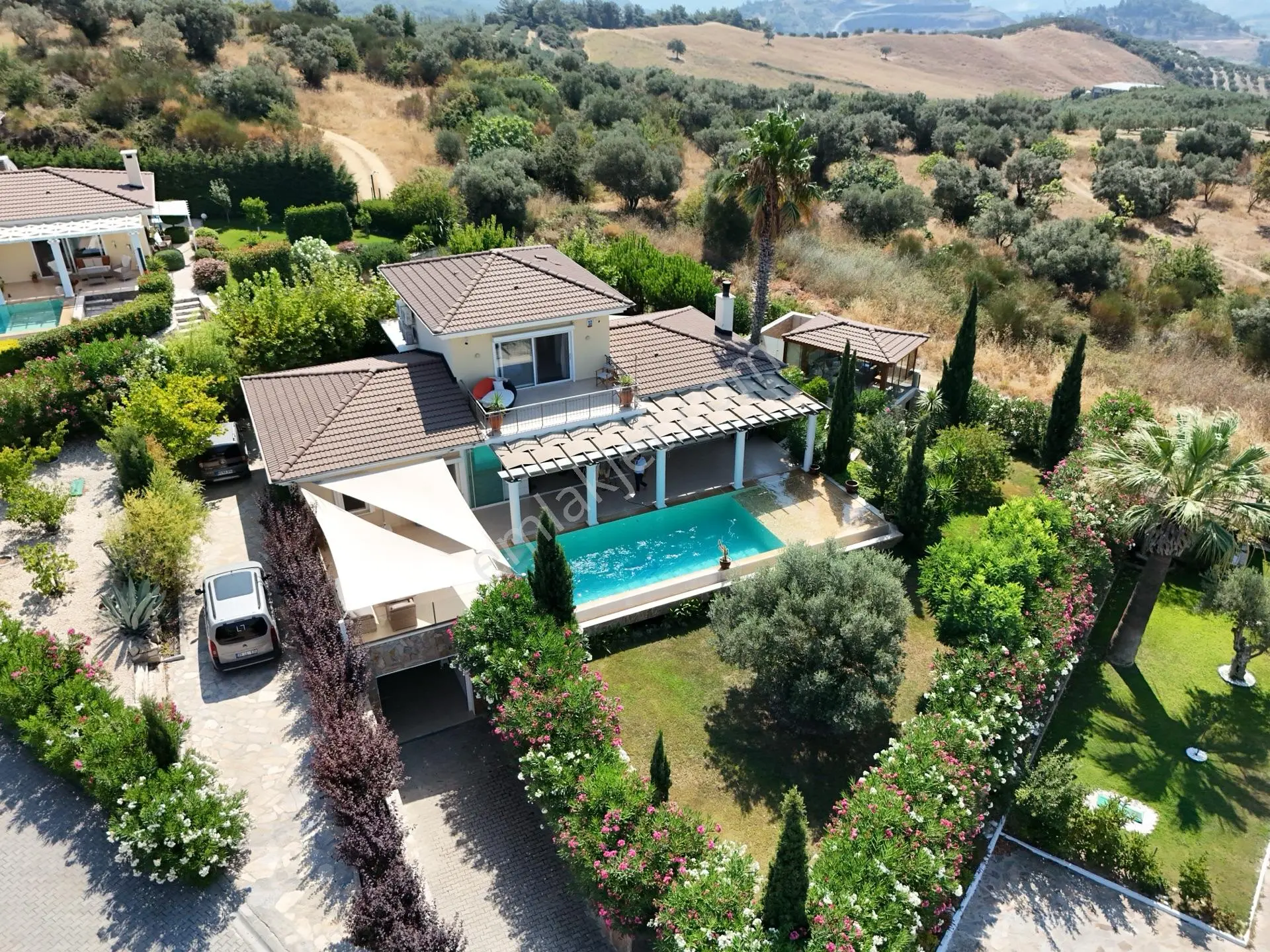 Kuşadası Yaylaköyde Satılık Müstakil Villa — fotoğraf 33