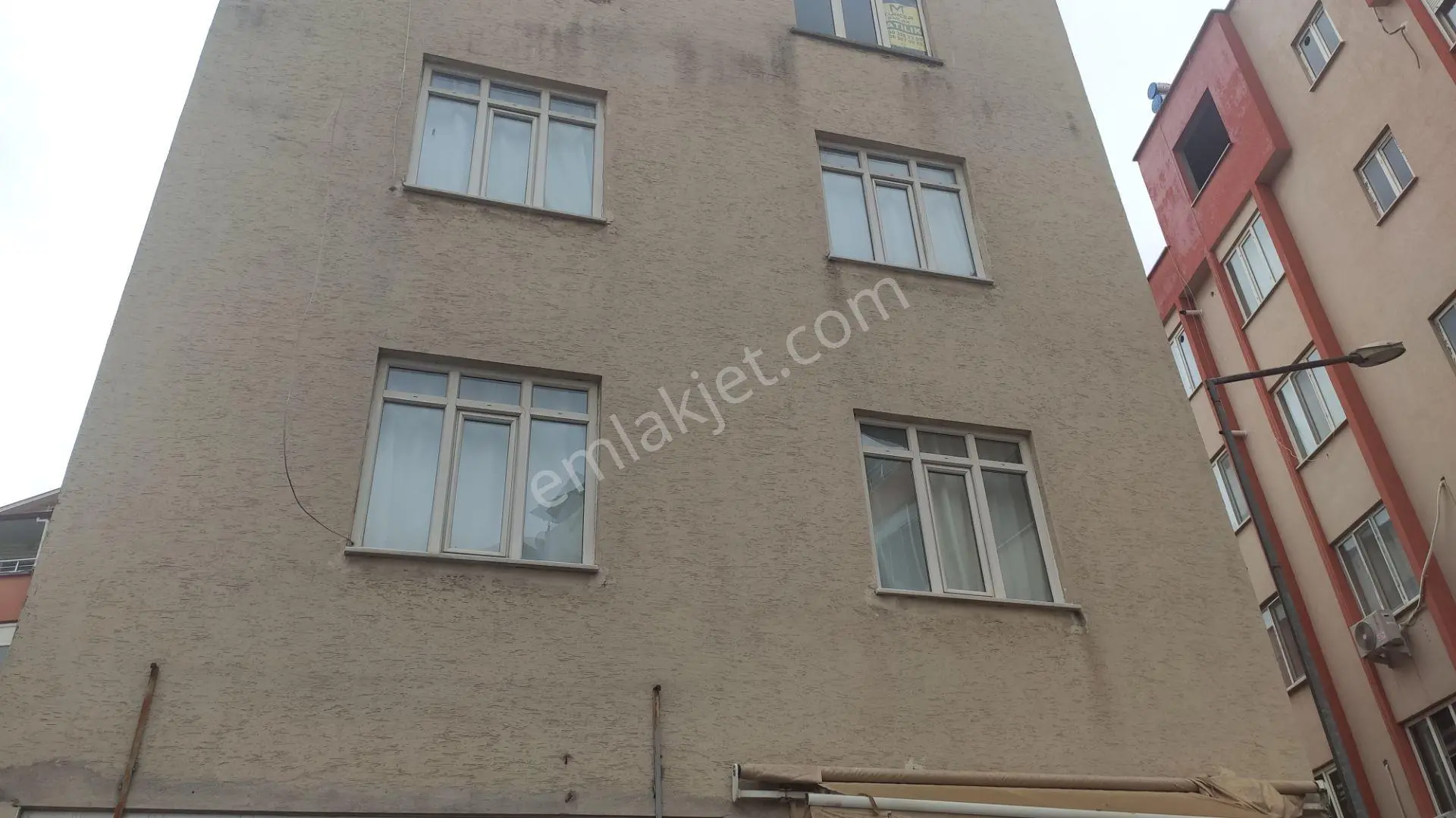 Doğancı Mahallesinde Meskinin Karşısında 2+1 Daire Ev Olarak Ve Ofis Yapılır