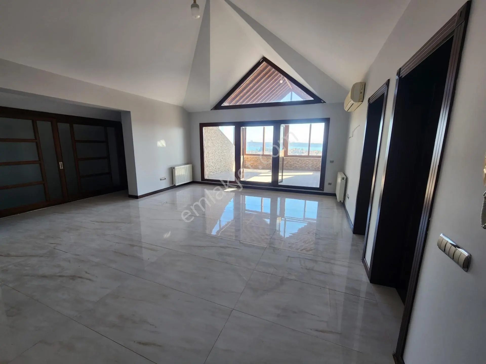 Karslılar 11+2 Panoramik Göl Manzara 1200m2 Arsa 800m2 Oturum 4katlı 5banyo Dgaz 11-15yaş Havuz — fotoğraf 10