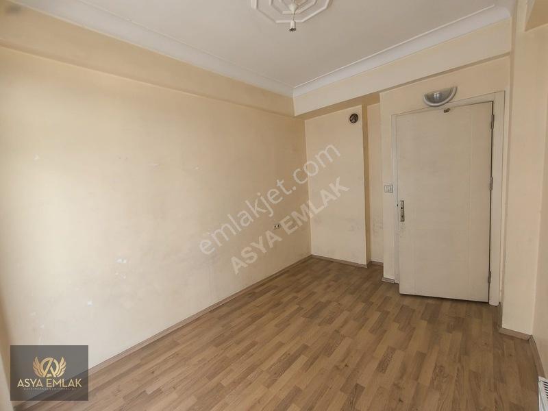 Fetih Caddesi Cepheli Geniş 3+1 Satılık — fotoğraf 4