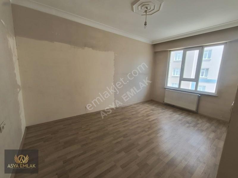 Fetih Caddesi Cepheli Geniş 3+1 Satılık — fotoğraf 8