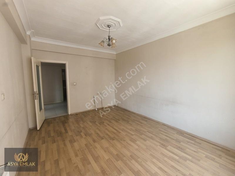 Fetih Caddesi Cepheli Geniş 3+1 Satılık — fotoğraf 10