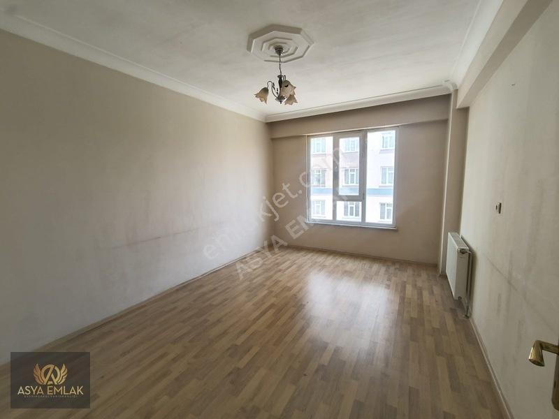 Fetih Caddesi Cepheli Geniş 3+1 Satılık — fotoğraf 12