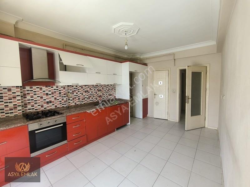 Fetih Caddesi Cepheli Geniş 3+1 Satılık — fotoğraf 16