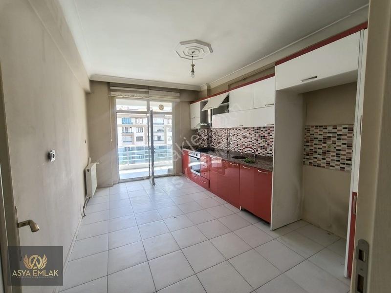 Fetih Caddesi Cepheli Geniş 3+1 Satılık — fotoğraf 18