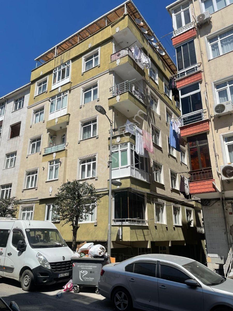 Güngören İnönü Cadd. Civarında Kentsele Girmiş Binada 2+1 2.kat