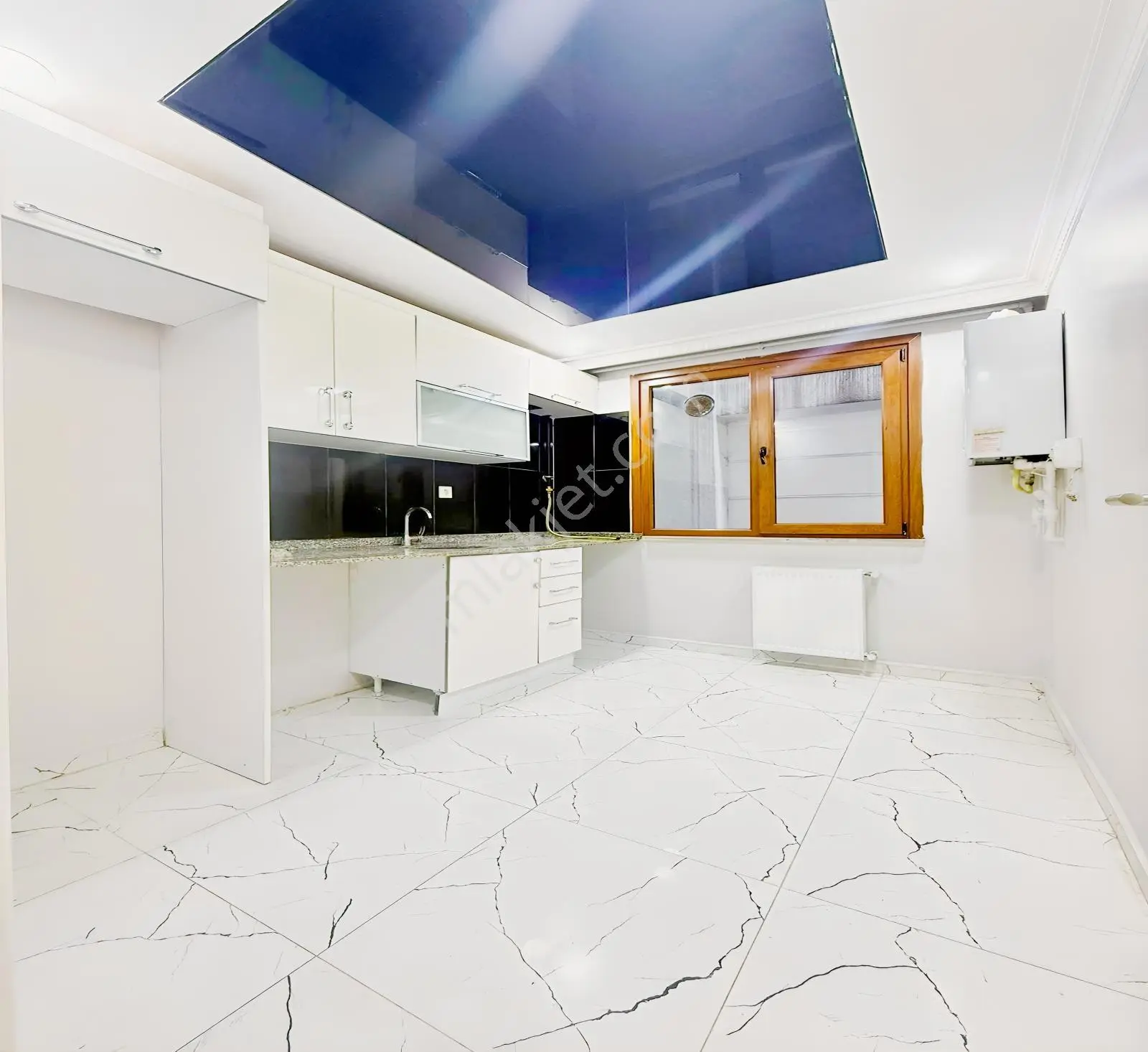 Esenyurt Kıraç Osmangazi Mah. 2.kat 2+1 Asansörlü 2.900.000 Tl