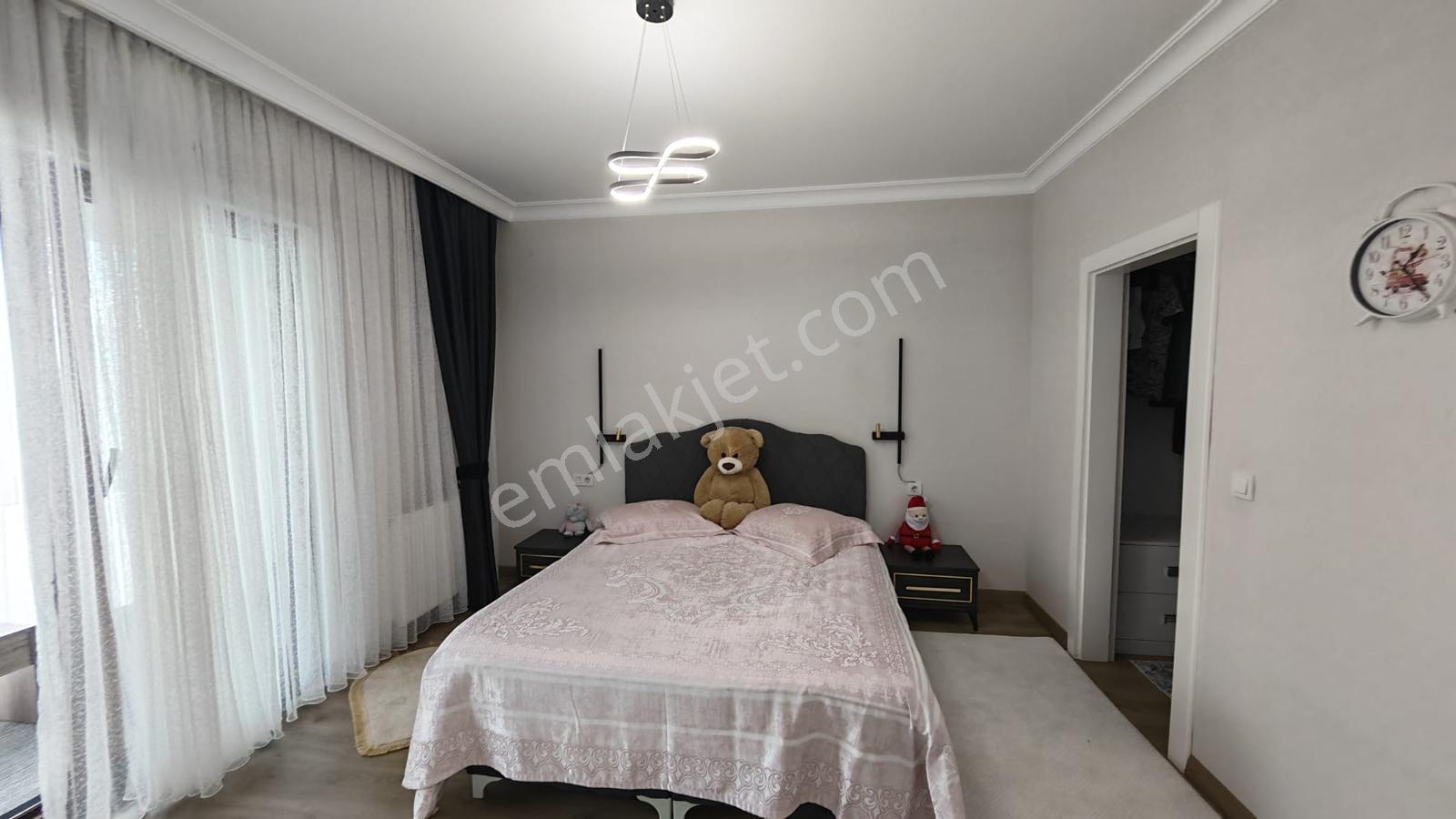 Törekent Mah. Newera Seyirtepe Kon. 3+1 Satılık Daire — fotoğraf 9