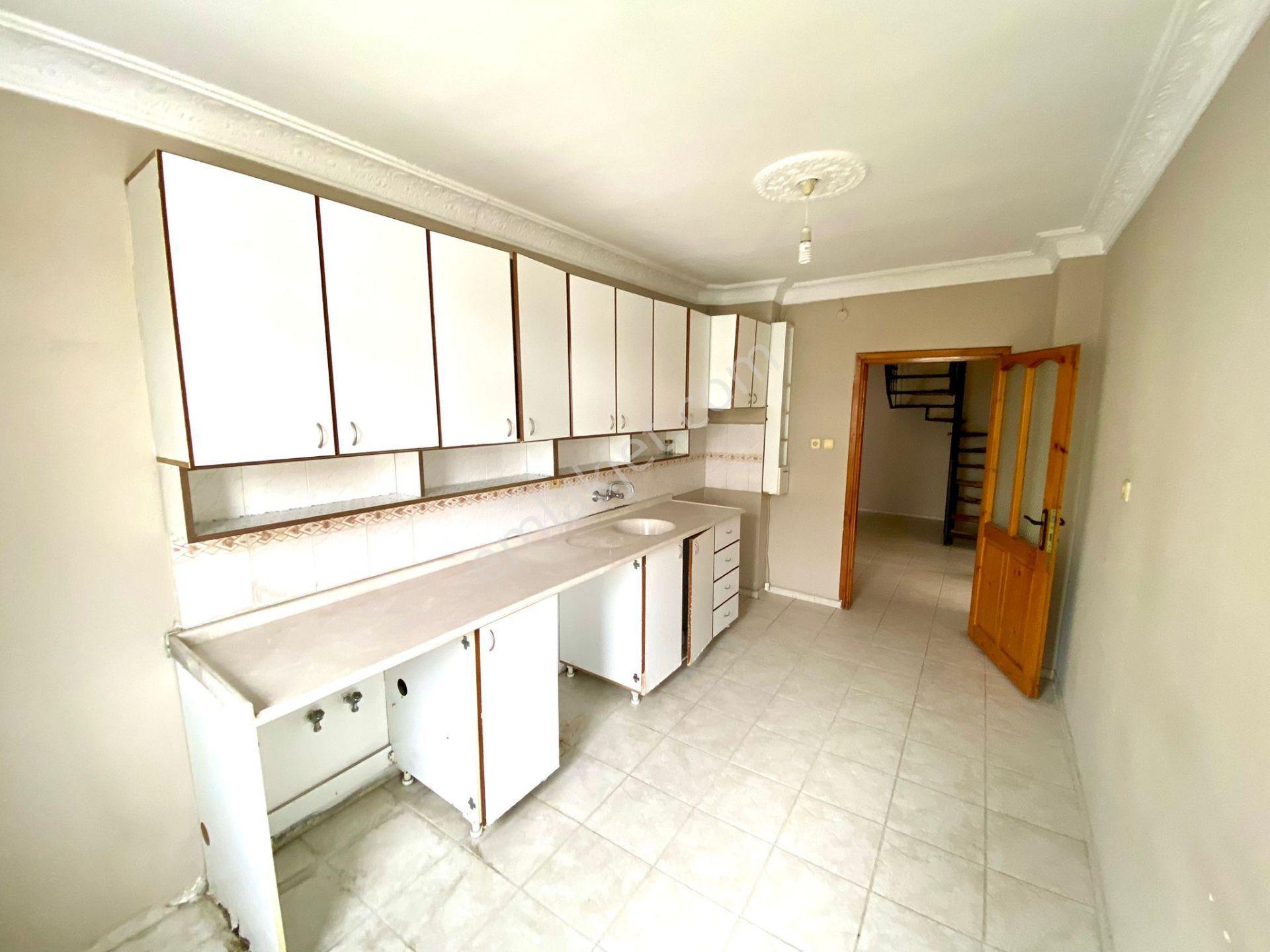 Alanya Merkezde 5+1 Ayrı Mutfaklı Satılık Dublex Daire — fotoğraf 15