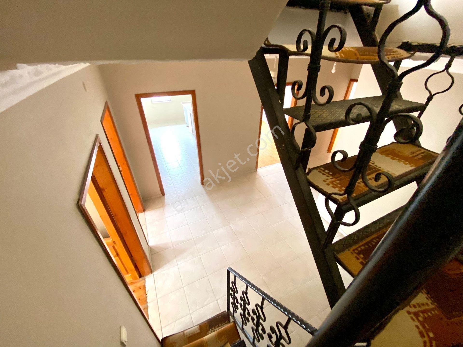 Alanya Merkezde 5+1 Ayrı Mutfaklı Satılık Dublex Daire — fotoğraf 17