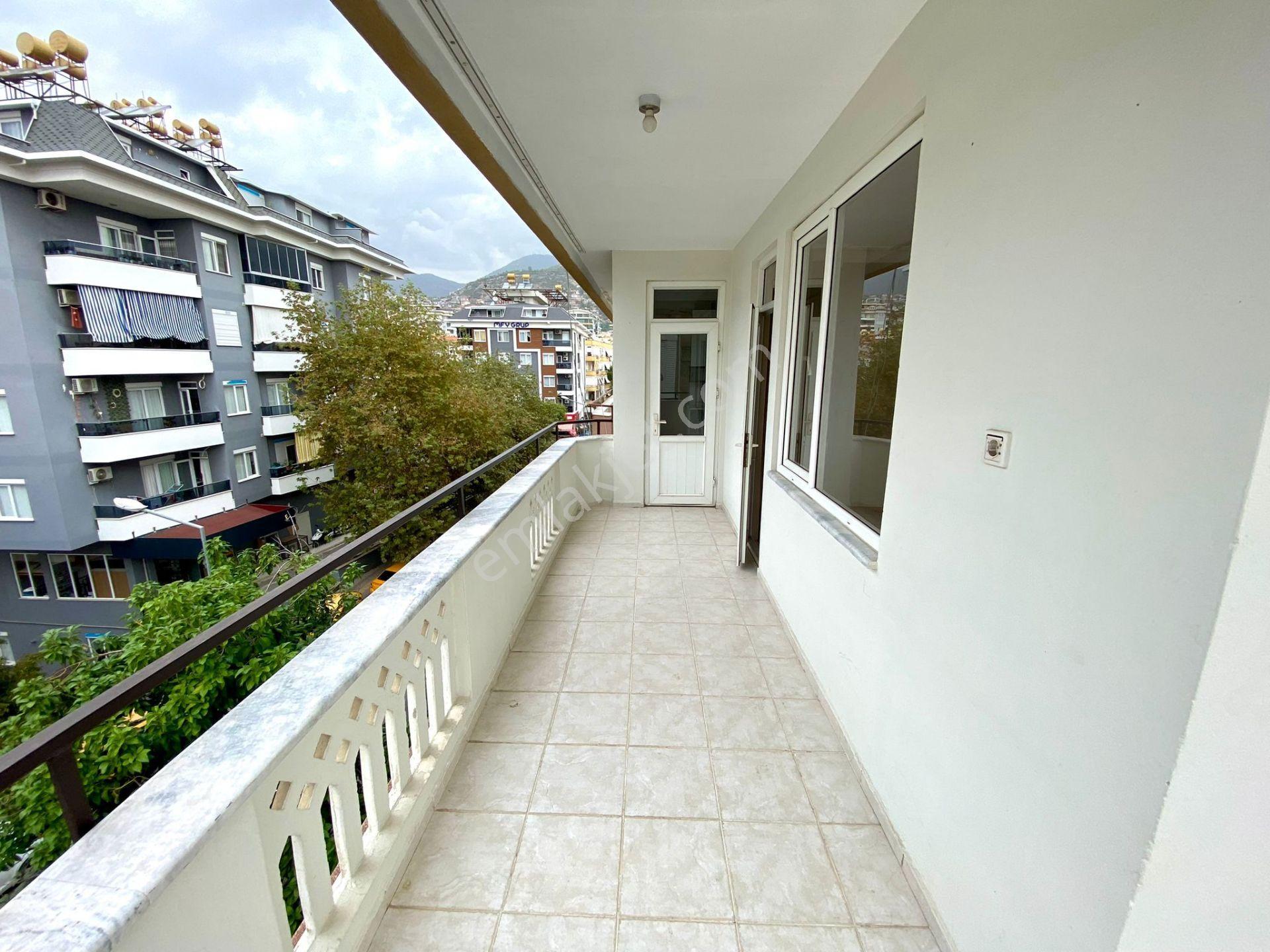 Alanya Merkezde 5+1 Ayrı Mutfaklı Satılık Dublex Daire — fotoğraf 27