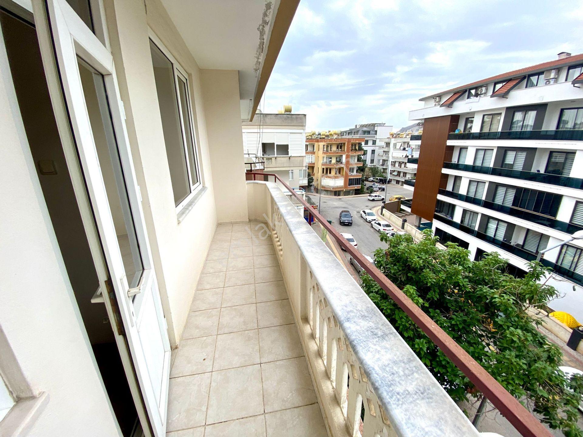 Alanya Merkezde 5+1 Ayrı Mutfaklı Satılık Dublex Daire — fotoğraf 30
