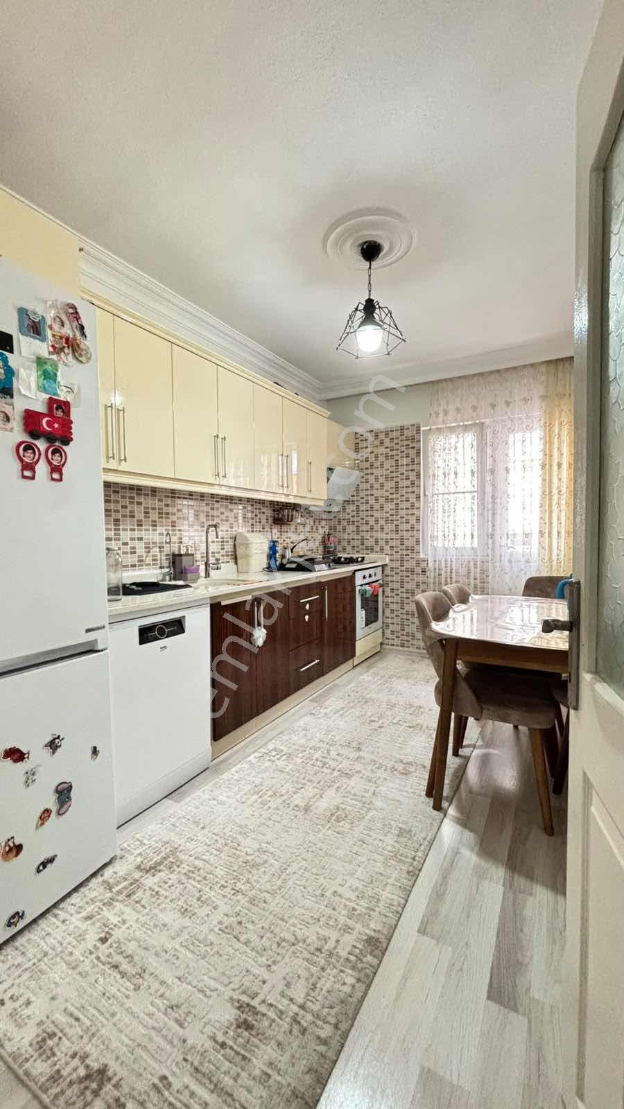 Yenimahallede Satılık 3+1 Ayrı Mutfak Ara Kat Daire — fotoğraf 3