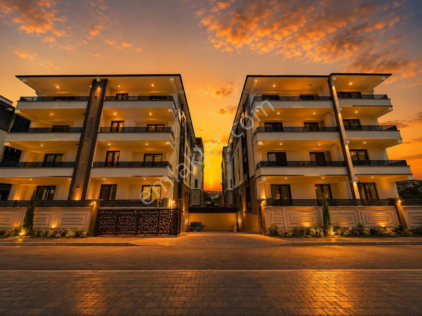 Yüksel'Den Kadıköy'De Yerden Isıtma Kapalı Otoparklı 1+1 Daire