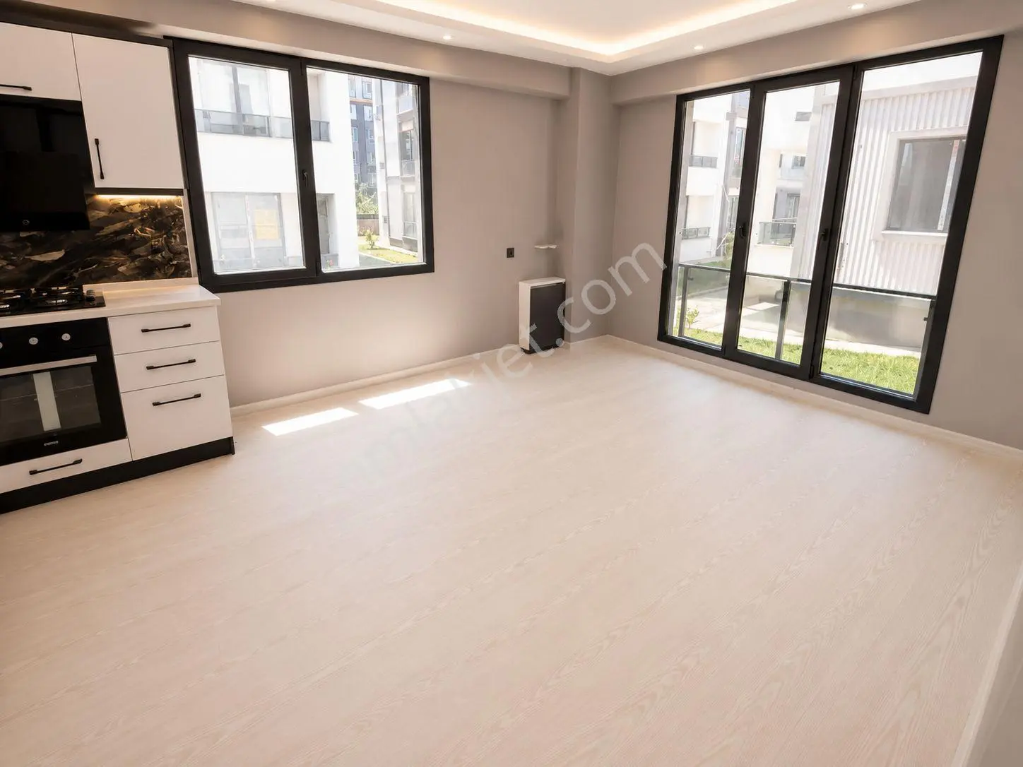 Yüksel'den Kadıköy'de Yerden Isıtma Kapalı Otoparklı 1+1 Daire — fotoğraf 6