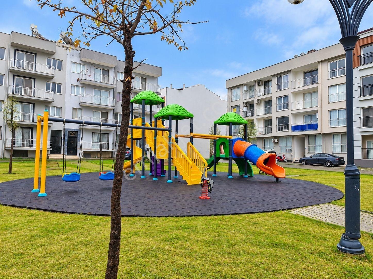 Kuşadası Davutlarda Merkezi Lokasyonda 2+1 Ara Kat Satılık Daire — fotoğraf 3