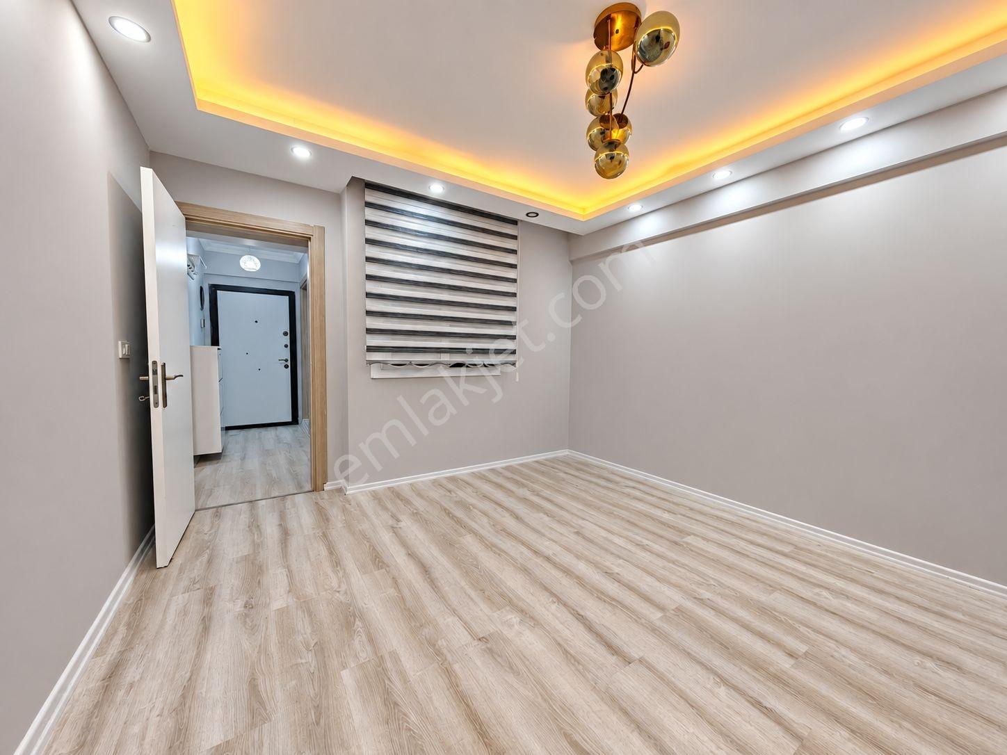 Kuşadası Davutlarda Merkezi Lokasyonda 2+1 Ara Kat Satılık Daire — fotoğraf 14