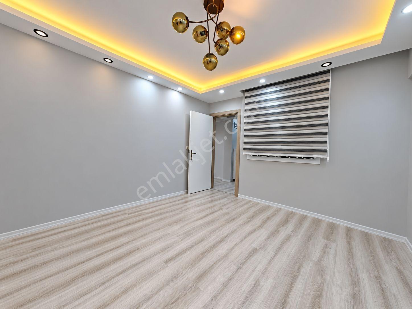 Kuşadası Davutlarda Merkezi Lokasyonda 2+1 Ara Kat Satılık Daire — fotoğraf 15