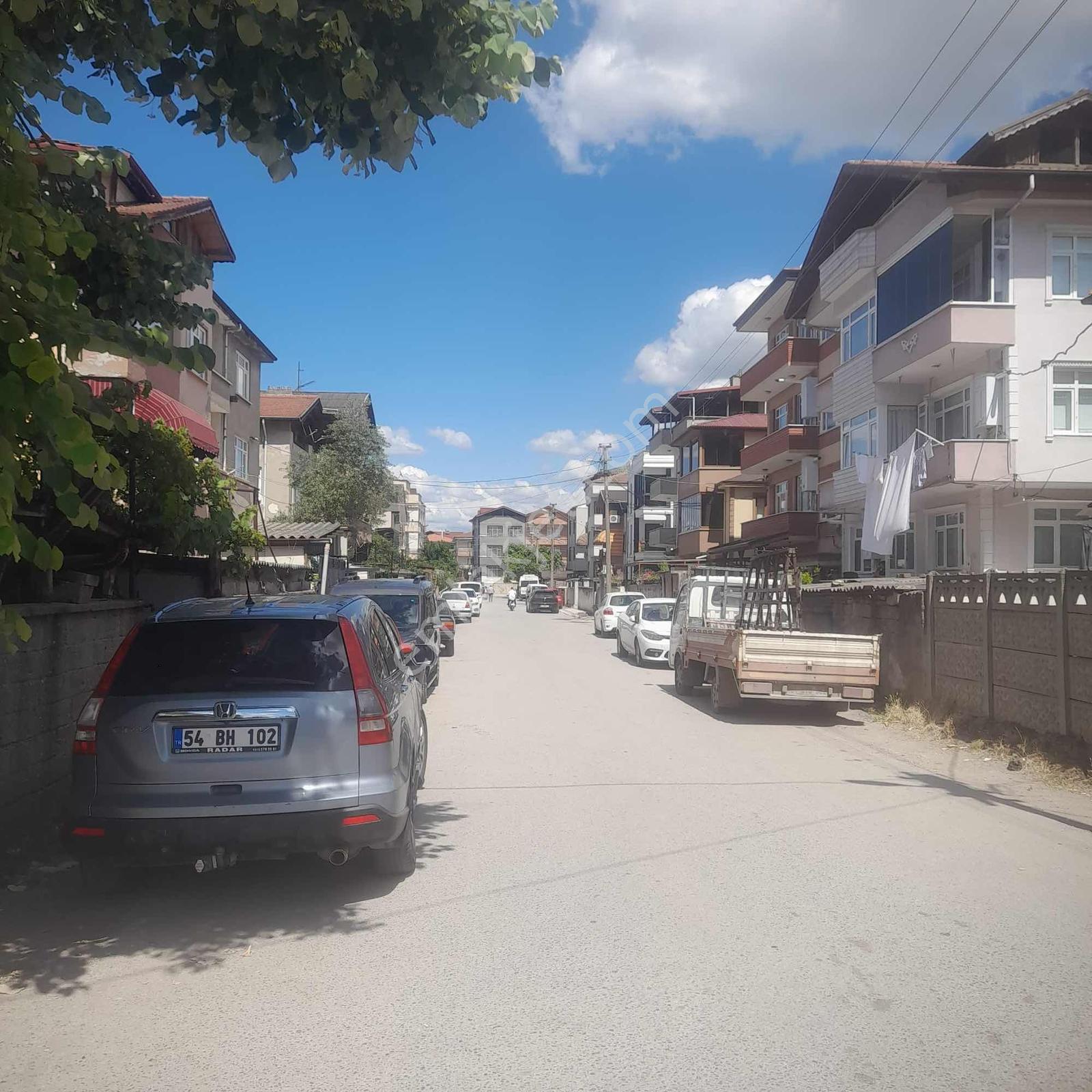 Sakarya Mahallesinde Ara Kat 2+1 100 M2 Satılık Daire — fotoğraf 2
