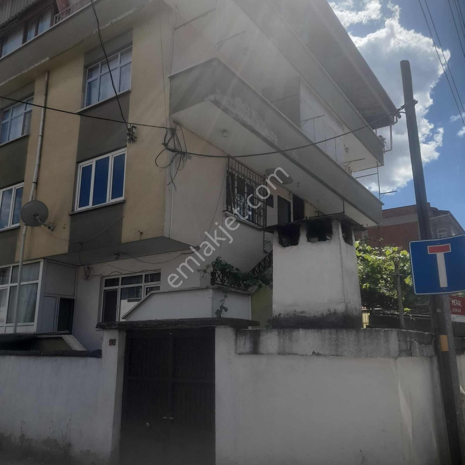 Sakarya Mahallesinde Ara Kat 2+1 100 M2 Satılık Daire — fotoğraf 3