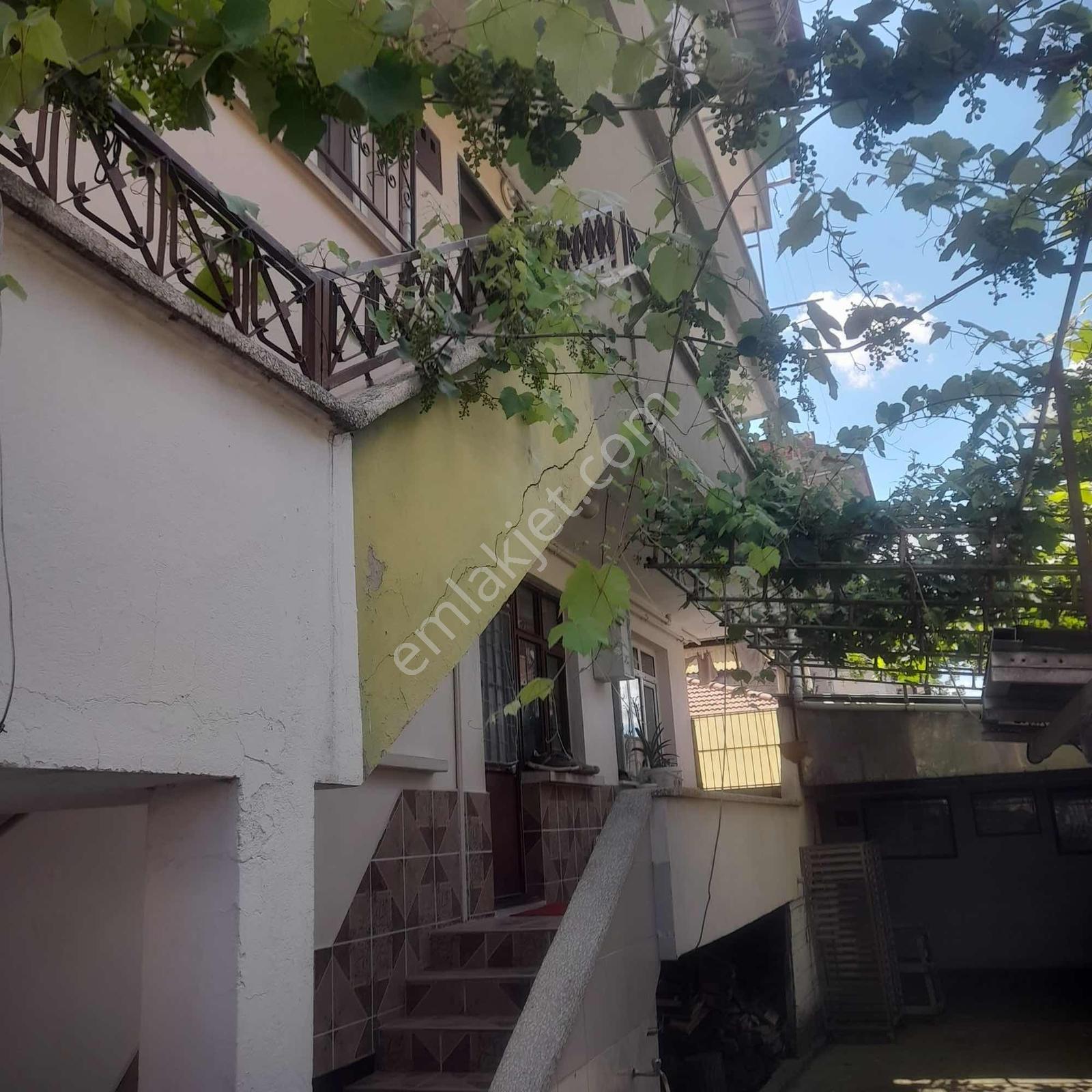 Sakarya Mahallesinde Ara Kat 2+1 100 M2 Satılık Daire — fotoğraf 4