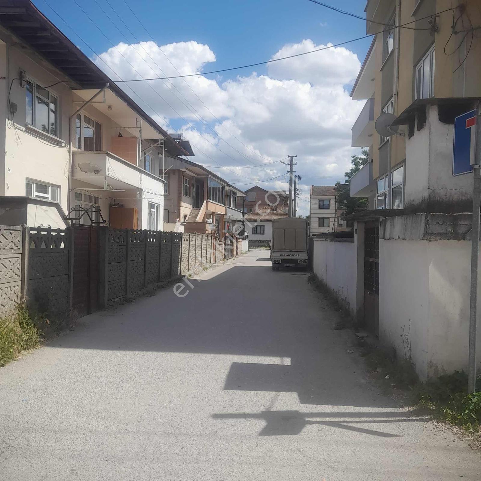 Sakarya Mahallesinde Ara Kat 2+1 100 M2 Satılık Daire — fotoğraf 5