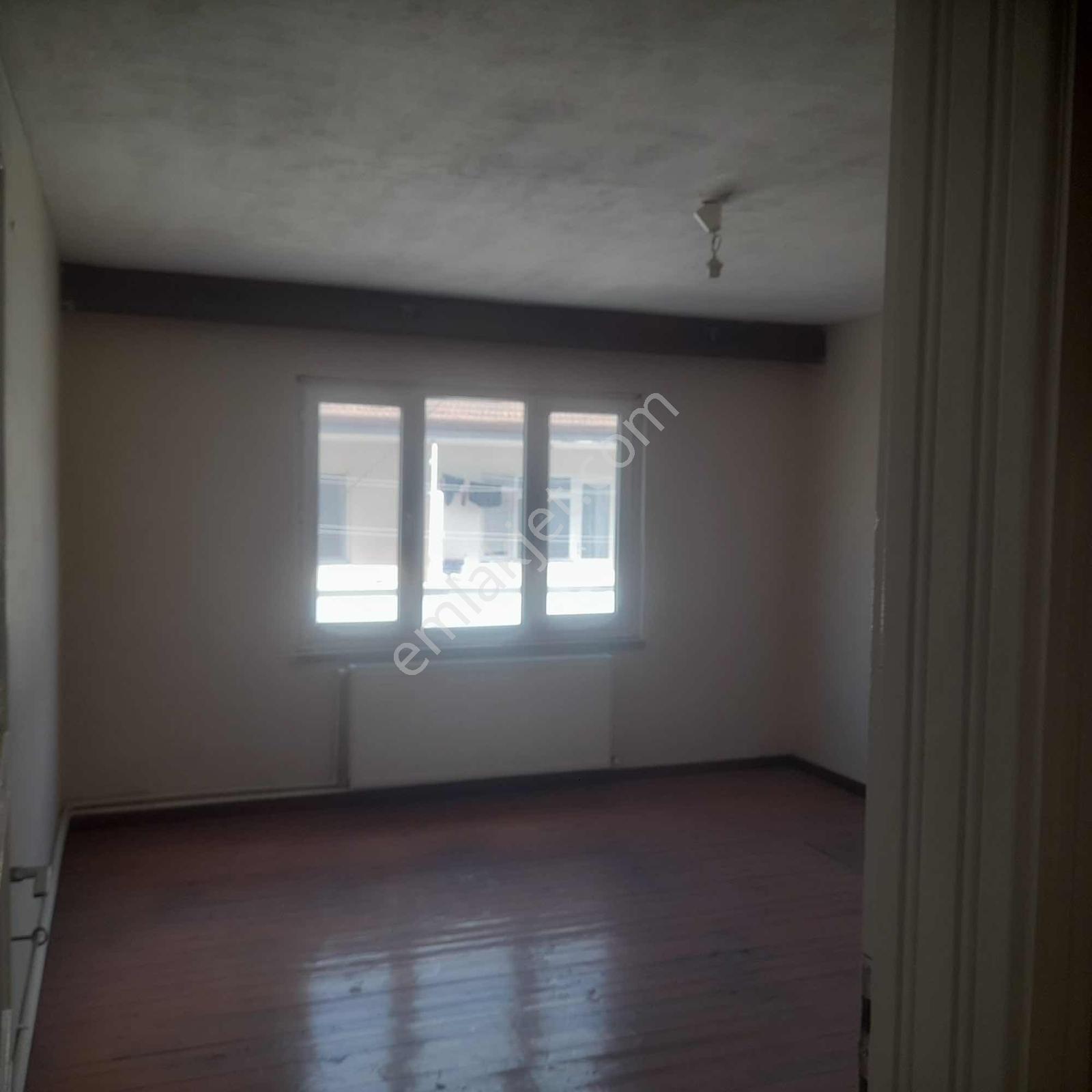 Sakarya Mahallesinde Ara Kat 2+1 100 M2 Satılık Daire — fotoğraf 7