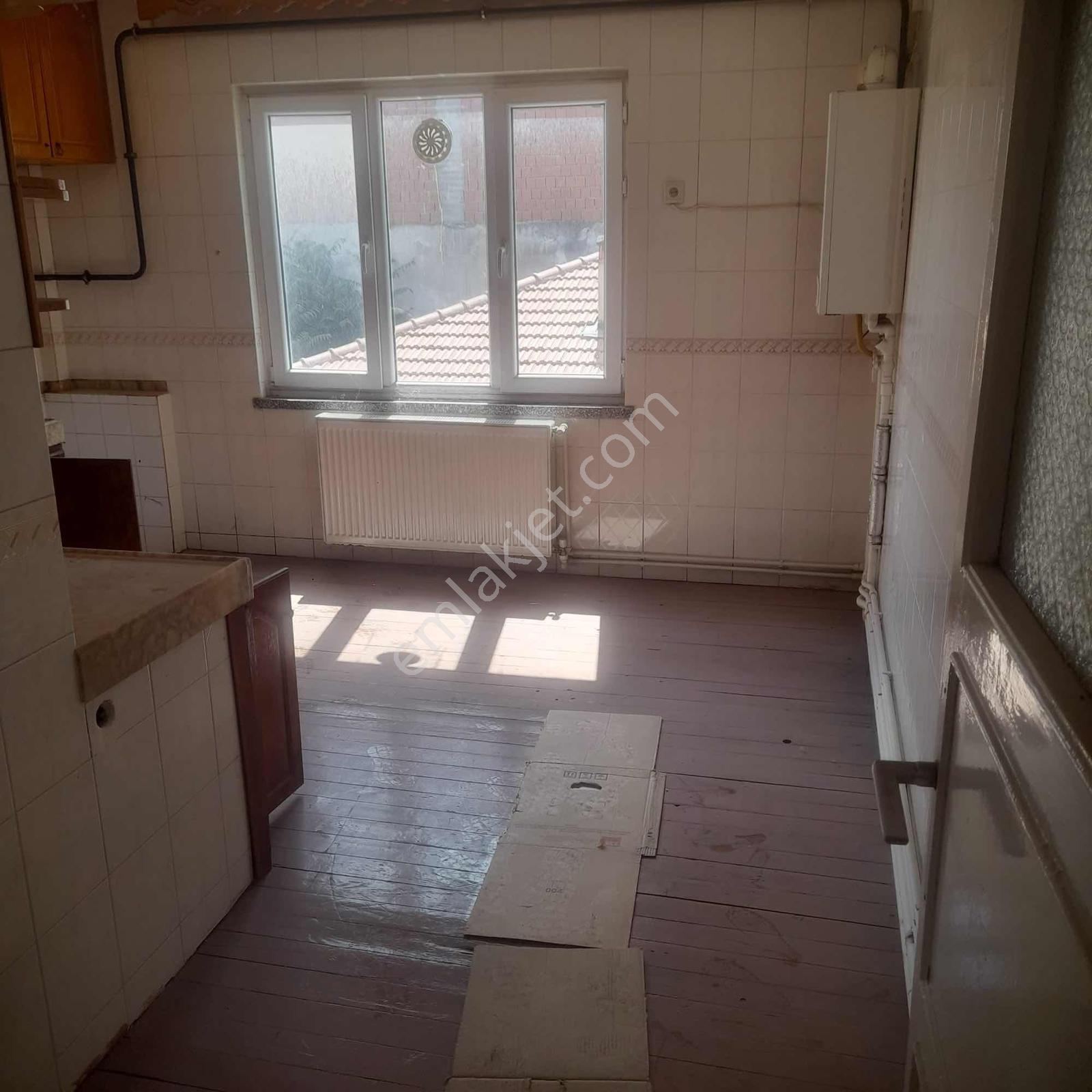 Sakarya Mahallesinde Ara Kat 2+1 100 M2 Satılık Daire — fotoğraf 8