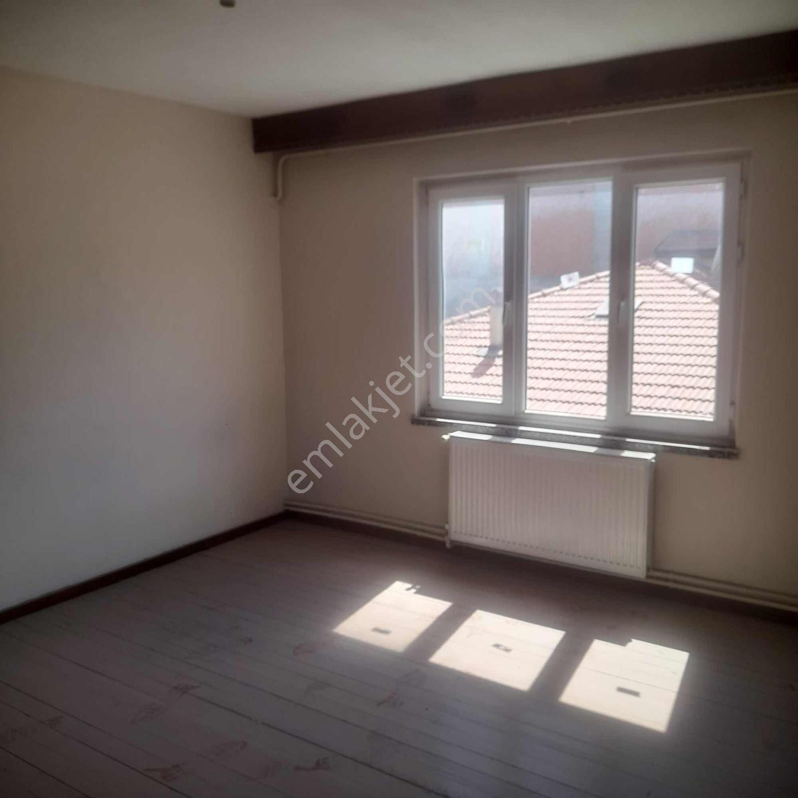 Sakarya Mahallesinde Ara Kat 2+1 100 M2 Satılık Daire — fotoğraf 12