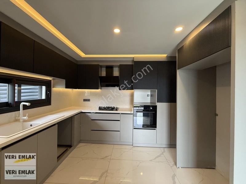 Veri'den Bahçeşehir'de Havuzlu, Köşe Konum 5+1 Satılık Villa! — fotoğraf 2