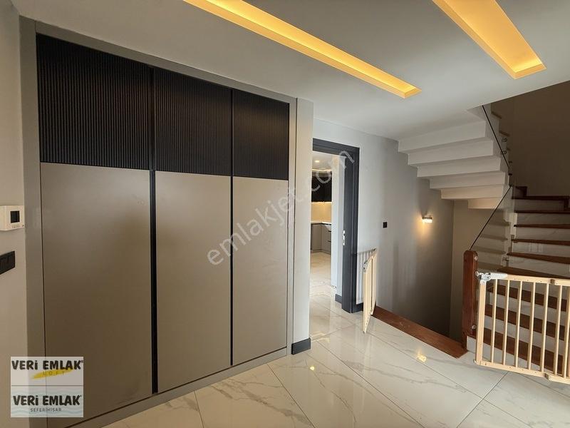 Veri'den Bahçeşehir'de Havuzlu, Köşe Konum 5+1 Satılık Villa! — fotoğraf 11