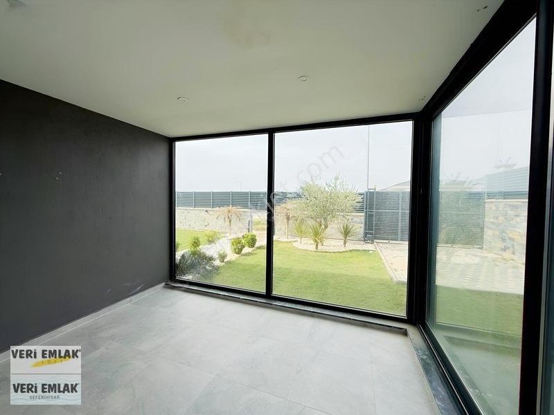 Veri'den Bahçeşehir'de Havuzlu, Köşe Konum 5+1 Satılık Villa! — fotoğraf 16