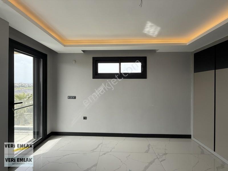 Veri'den Bahçeşehir'de Havuzlu, Köşe Konum 5+1 Satılık Villa! — fotoğraf 24
