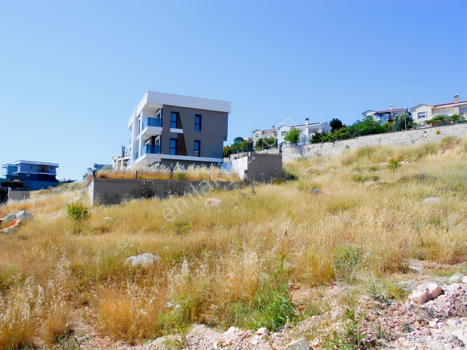 Göl Yamacında 500 M2 Arsa
