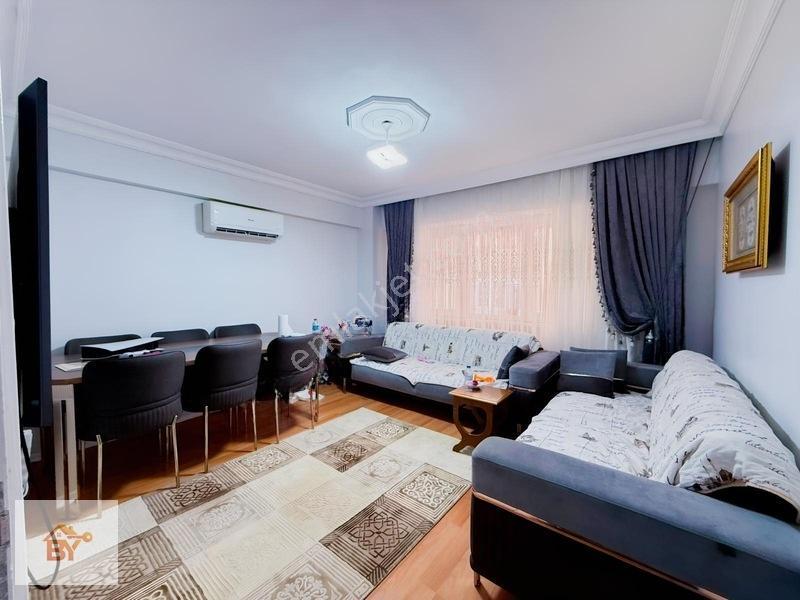 Küçükçekmece Gültepe Mah Satılık 2+1 85m2 Giriş Daire — fotoğraf 3