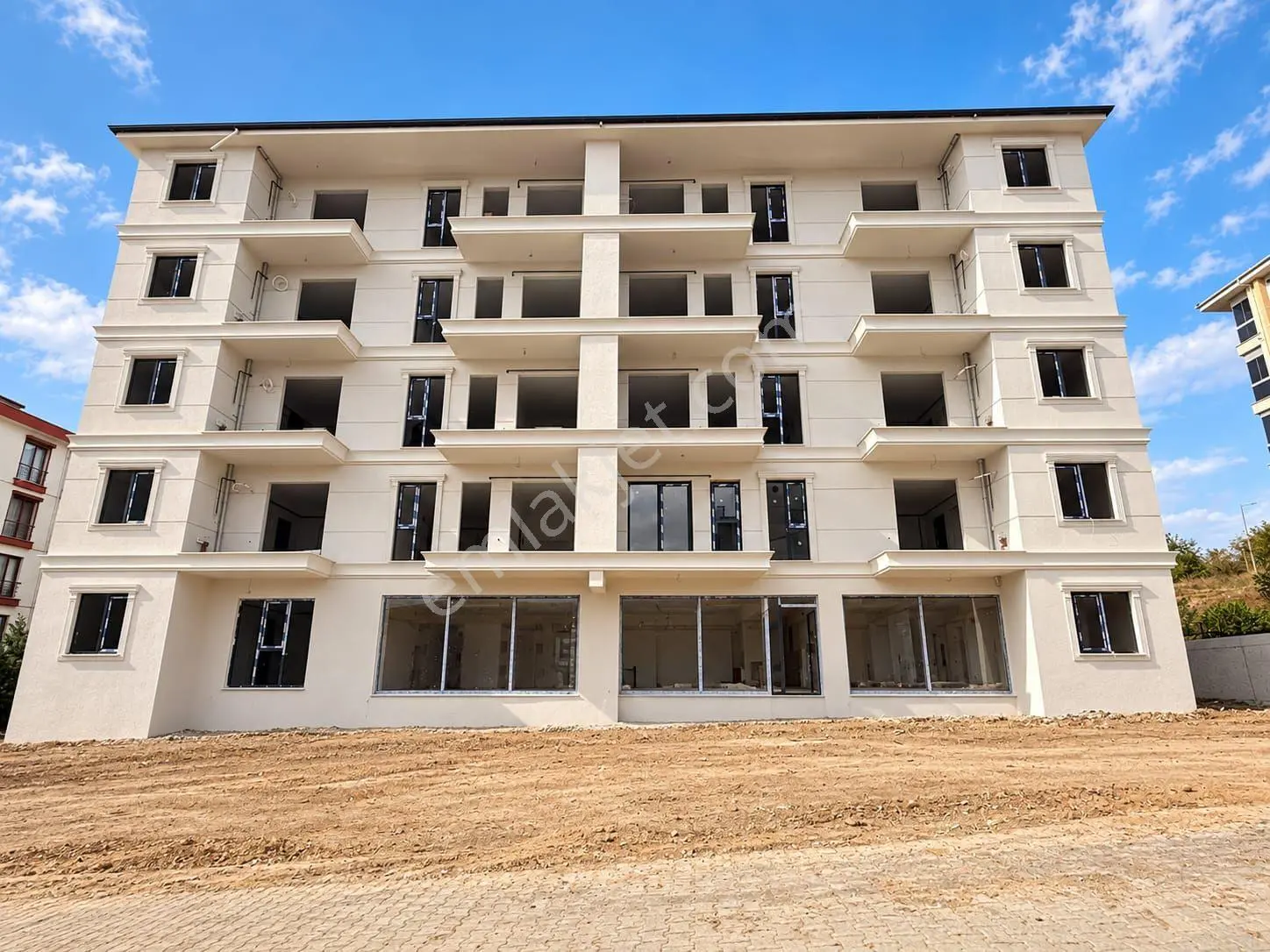 Delux'den Atatürk Mah.'nin Merkezinde Prestijli Projede Lux 1+1 Daire