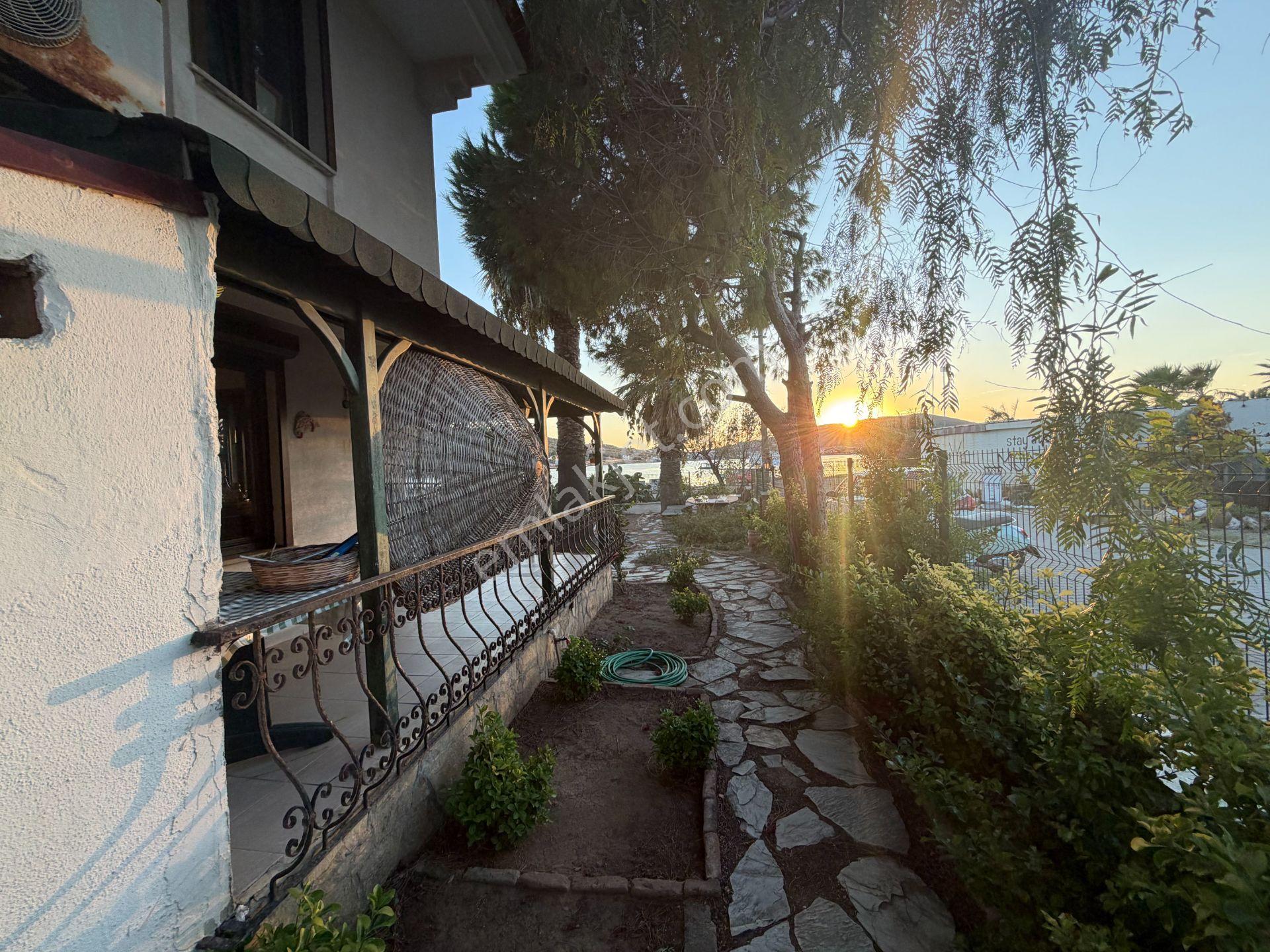 Ayvalık Cunda Da Satılık Villa.denize Sıfır. — fotoğraf 8