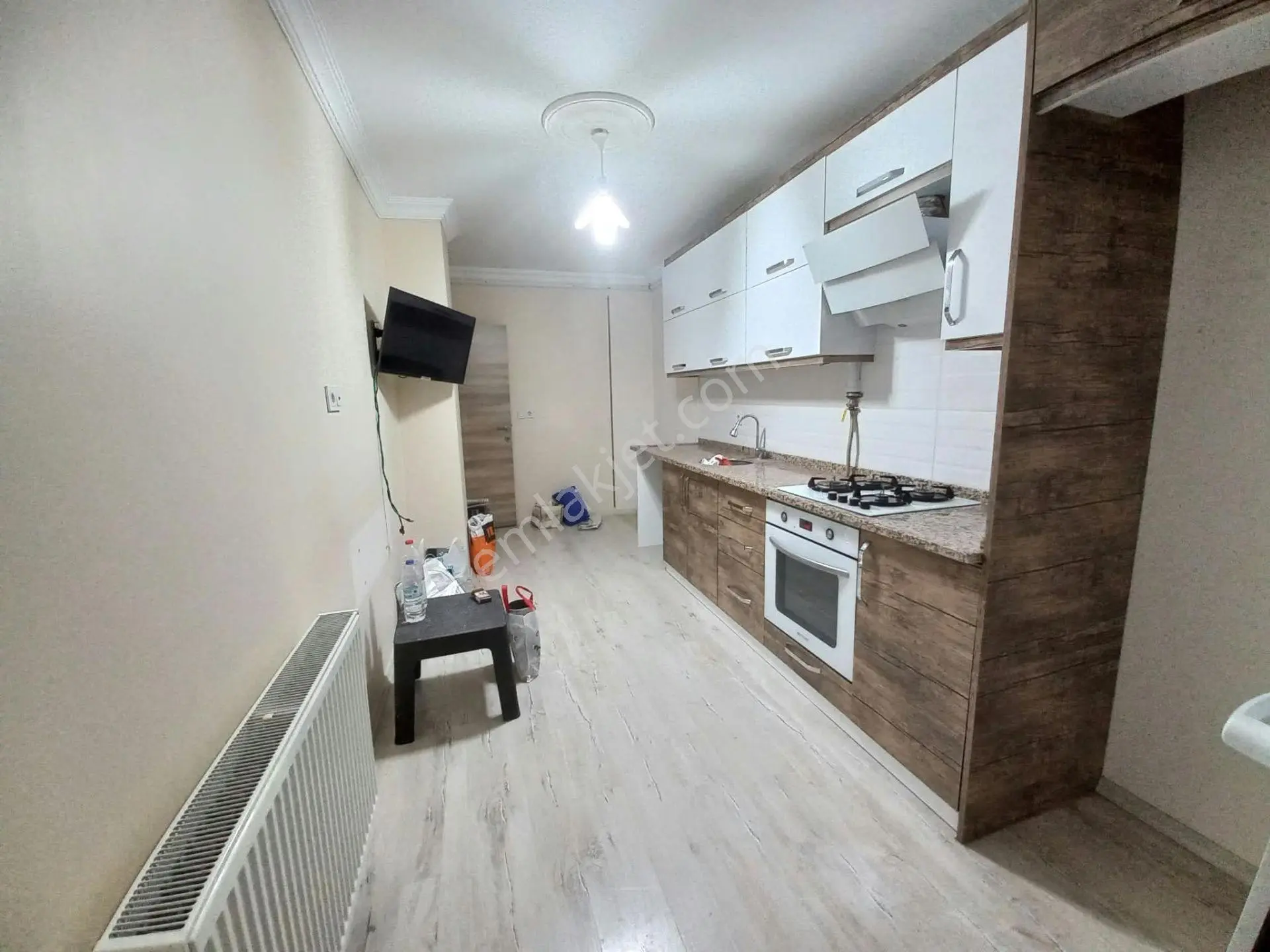 Bergama Değişen, Gelişen Bölge De Doğalgazlı Asansörlü Kapalı Mutfak 2+1 Ara Kat 2 Wc'li Geniş Daire — fotoğraf 2