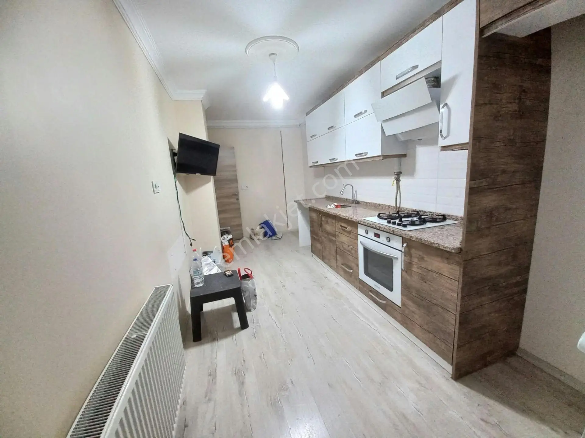 Bergama Değişen, Gelişen Bölge De Doğalgazlı Asansörlü Kapalı Mutfak 2+1 Ara Kat 2 Wc'li Geniş Daire — fotoğraf 4