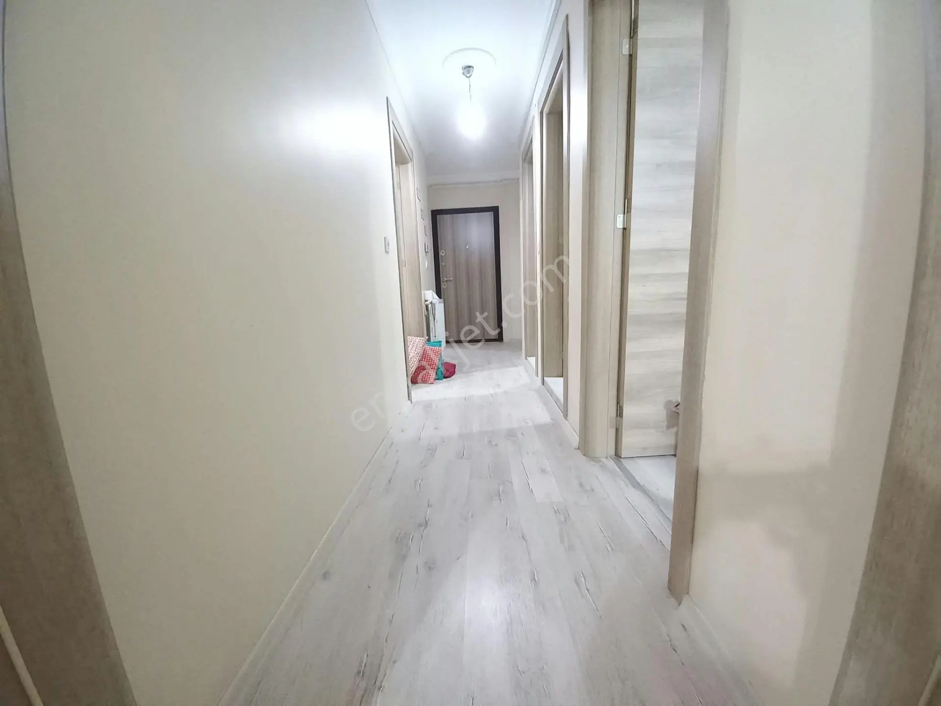 Bergama Değişen, Gelişen Bölge De Doğalgazlı Asansörlü Kapalı Mutfak 2+1 Ara Kat 2 Wc'li Geniş Daire — fotoğraf 5