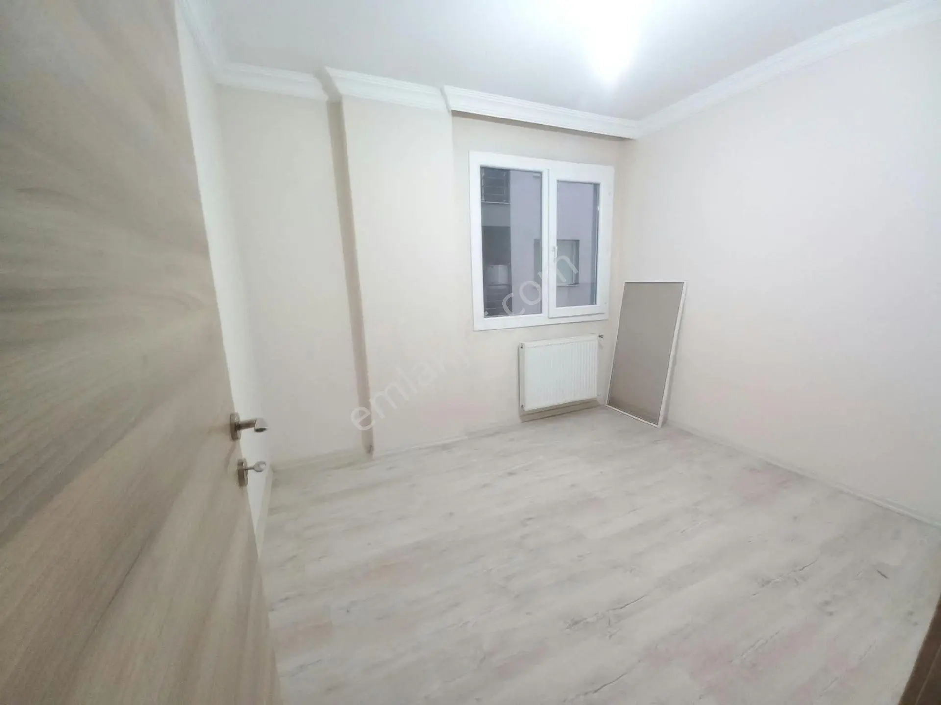 Bergama Değişen, Gelişen Bölge De Doğalgazlı Asansörlü Kapalı Mutfak 2+1 Ara Kat 2 Wc'li Geniş Daire — fotoğraf 7