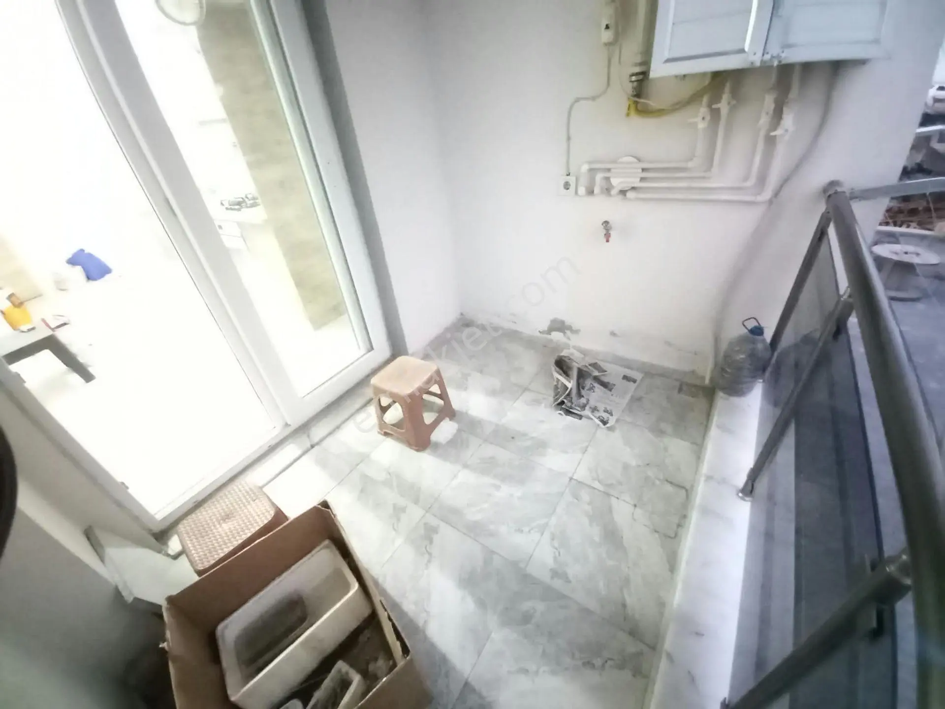 Bergama Değişen, Gelişen Bölge De Doğalgazlı Asansörlü Kapalı Mutfak 2+1 Ara Kat 2 Wc'li Geniş Daire — fotoğraf 10