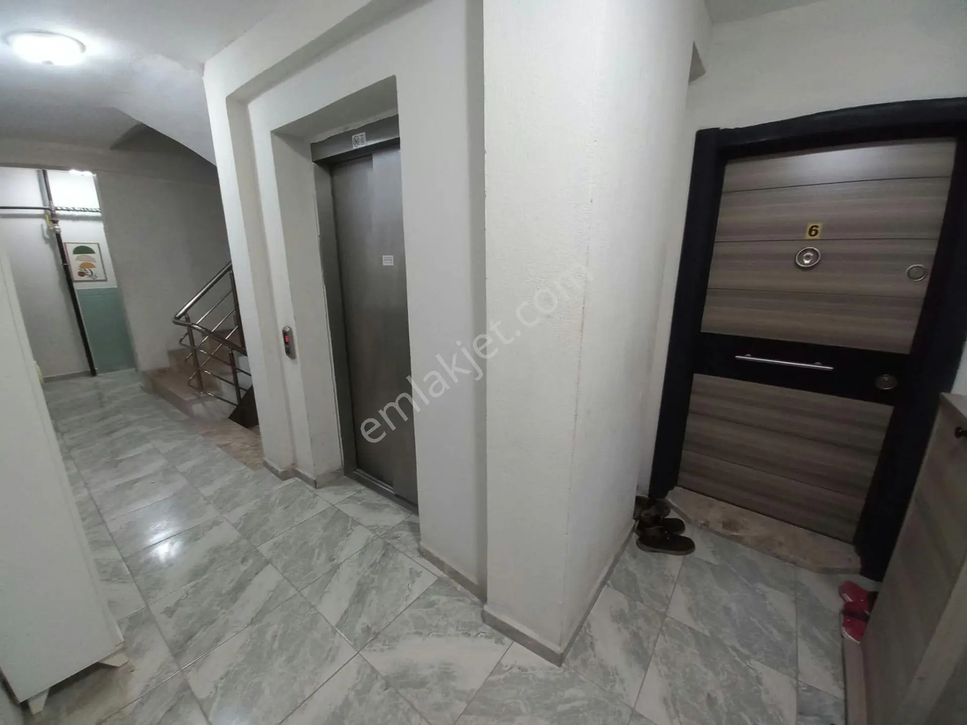 Bergama Değişen, Gelişen Bölge De Doğalgazlı Asansörlü Kapalı Mutfak 2+1 Ara Kat 2 Wc'li Geniş Daire — fotoğraf 13