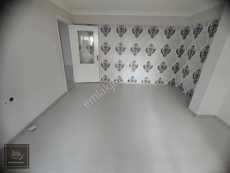 Karapürçek Mah Salı Pazarı Stata Yakın Satılık 3+1 Bahçe Katı