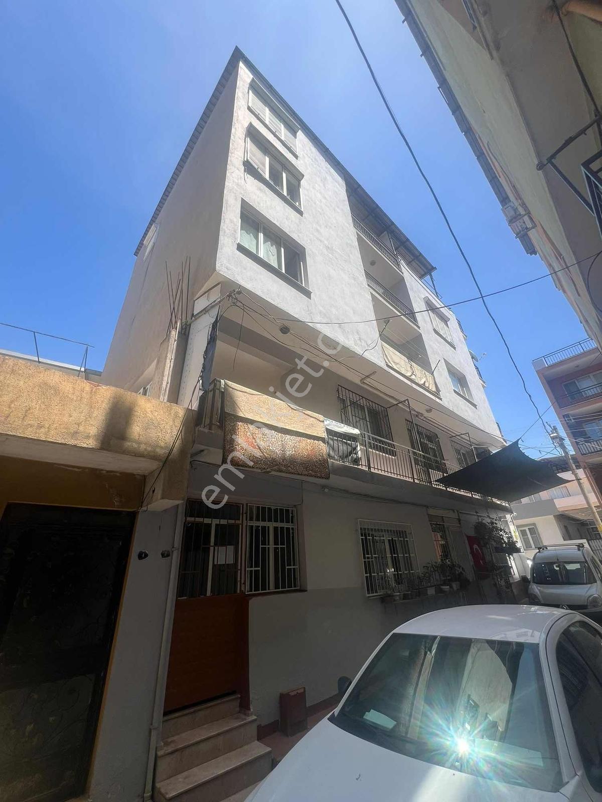 Pasifikten Karabağlar Bozyakada Satılık 5 Katlı Bina — fotoğraf 2
