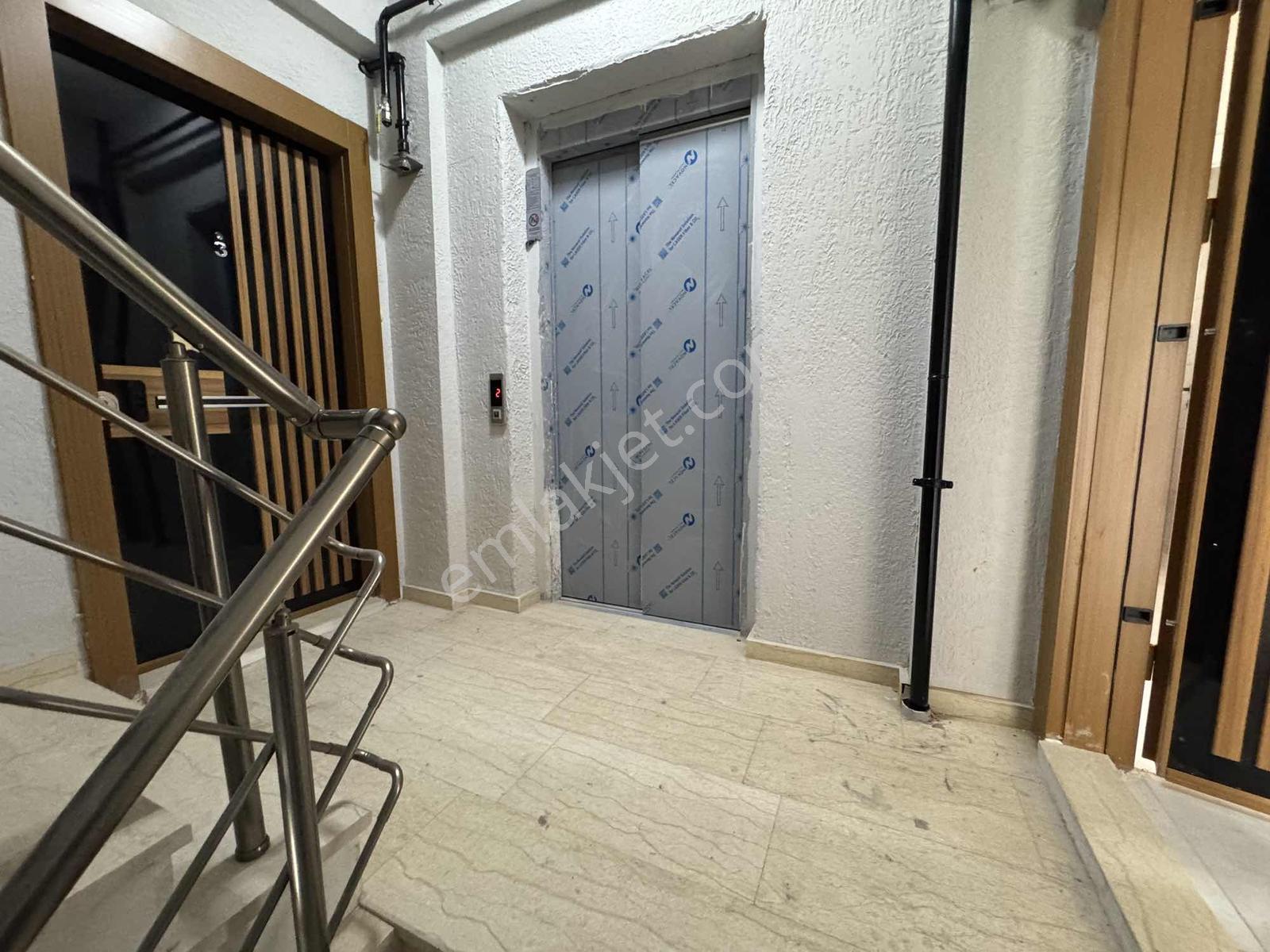Sancaktepe Atatürk Mahallesinde Açık Otoparklı Olan 2+1 Daire — fotoğraf 25